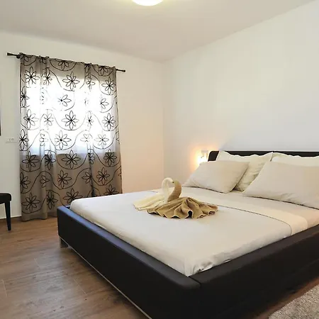 Holiday home Stunning Home In Sibenik With Kitchen