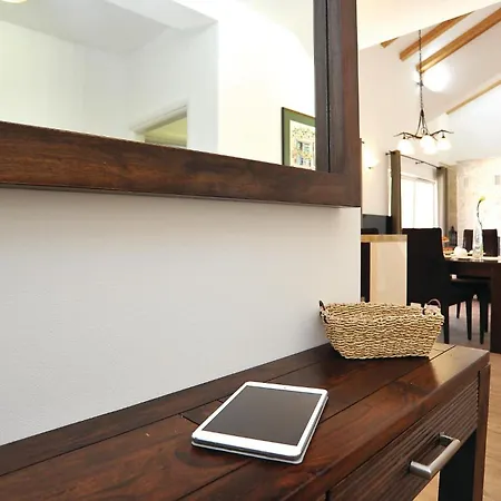 Stunning Home In Sibenik With Kitchen Holiday home *