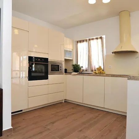 1 Dom wakacyjny Szybenik