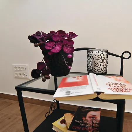 Stunning Home In Sibenik With Kitchen Holiday home *