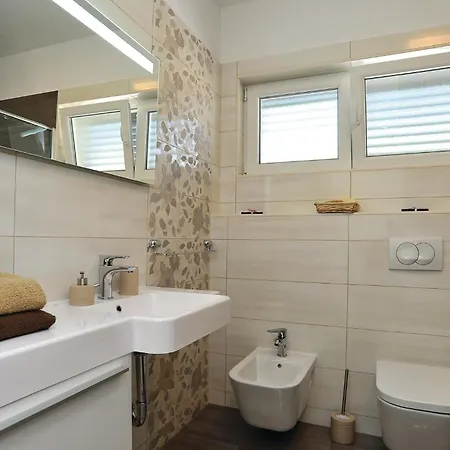 Stunning Home In Sibenik With Kitchen *