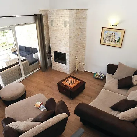Stunning Home In Sibenik With Kitchen Holiday home *