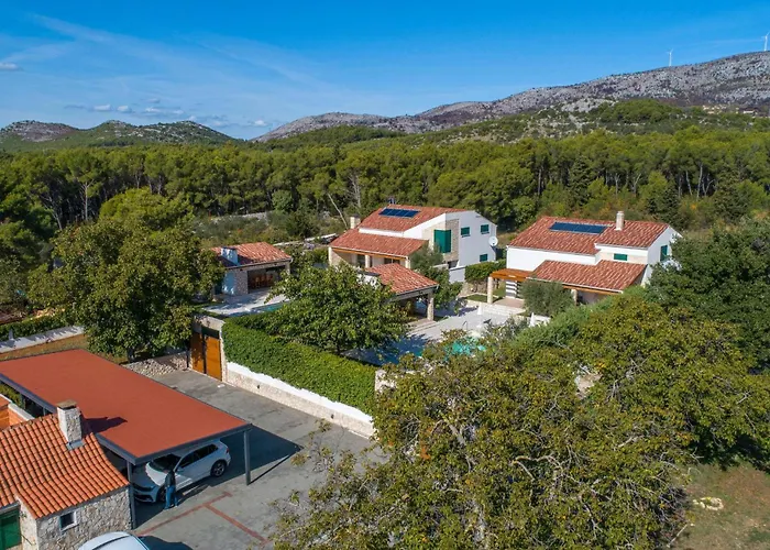 度假居 1 希贝尼克